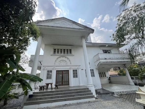 หมู่บ้านแมกไม้-วัชรพล