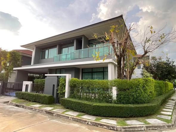 เศรษฐสิริ กรุงเทพกรีฑา