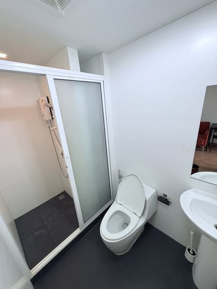 bathroom of IRIS Westgate – ไอริส เวสท์เกต