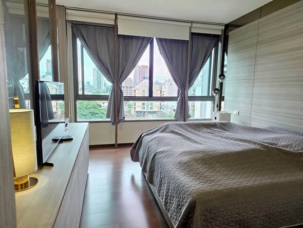 bedroom of Issara@42