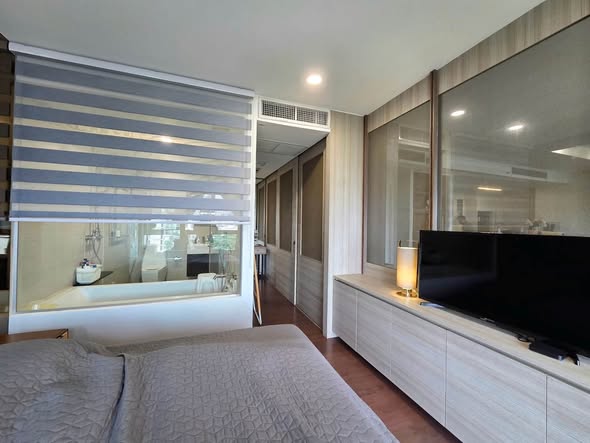 bedroom and room interior of Issara@42