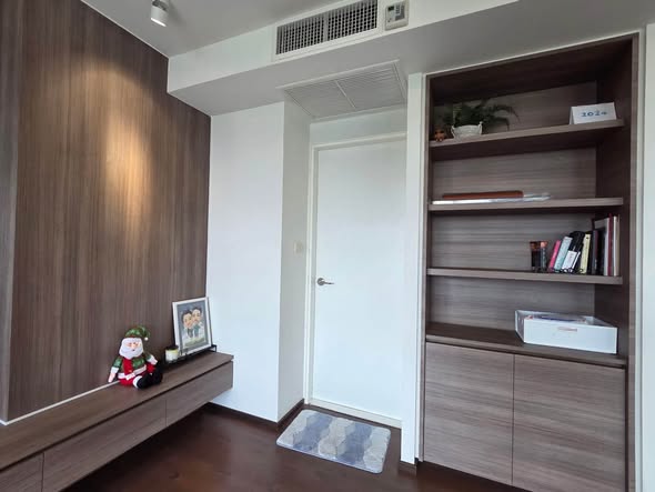 bedroom and room interior of Issara@42