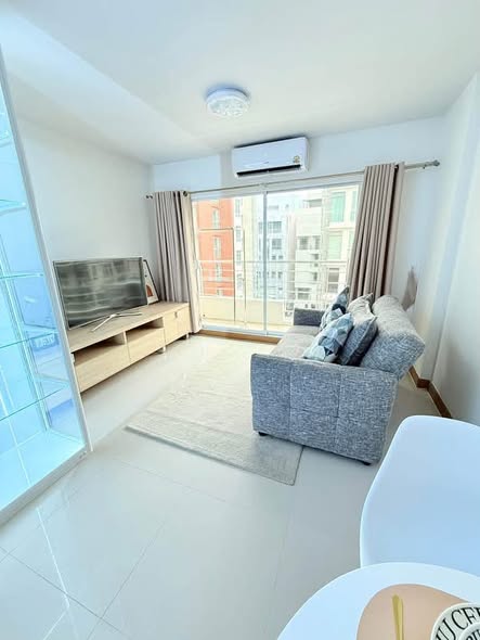 living room of Ivy ratchada