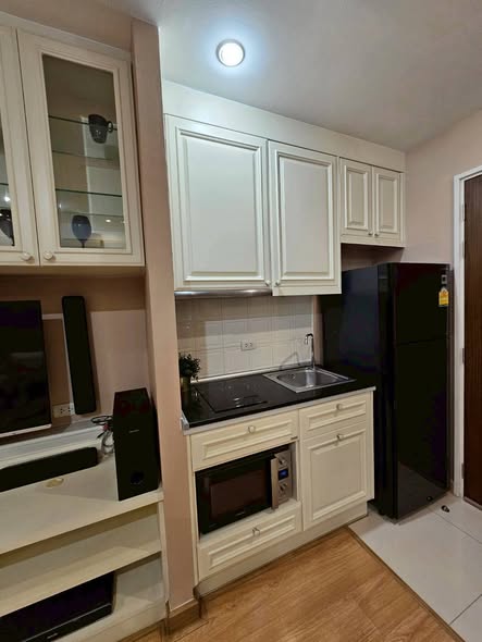 kitchen of IVY River Condo