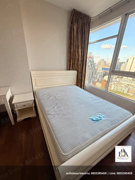 bedroom of Ivy Sathon 10