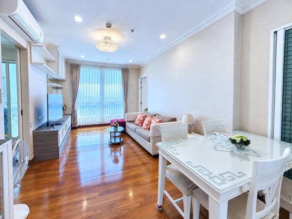 living room of Ivy Sathon 10
