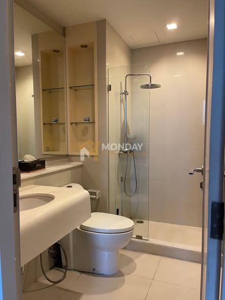 room interior of Ivy Sathon 10