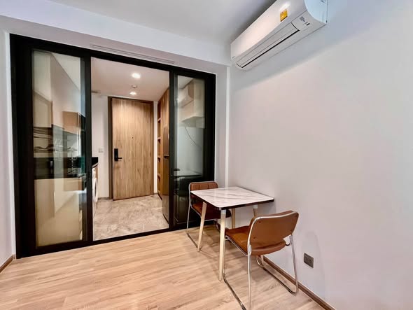 room interior of Kawa Haus