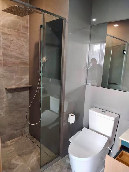 room interior and bathroom of Kawa Haus