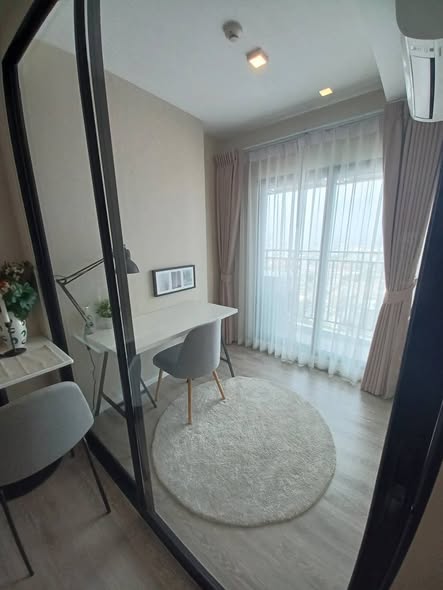 bedroom and room interior of Kensington Sukhumvit-Thepharak