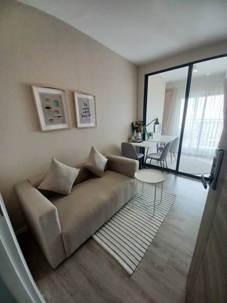living room and bedroom of Kensington Sukhumvit-Thepharak