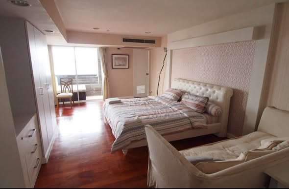 bedroom of Kiarti Thanee City Mansion