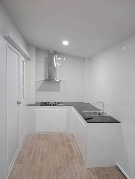 kitchen of โกลเด้น ทาวน์ รามอินทรา-คู้บอน