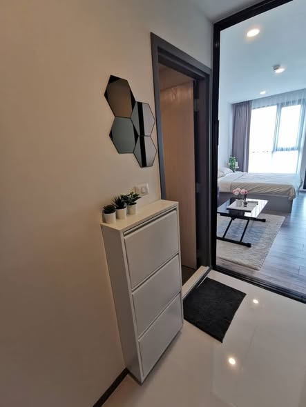 bedroom and room interior of Knightsbridge Collage Sukhumvit 107
