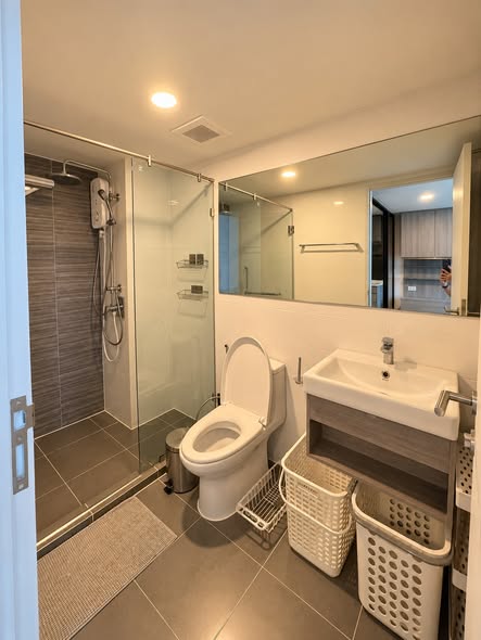 bathroom of Knightsbridge Kaset Society
