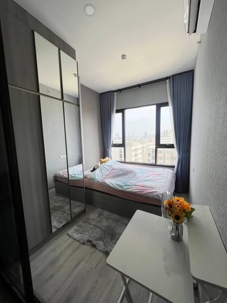 bedroom and room interior of Knightsbridge Kaset Society