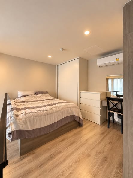 bedroom and room interior of Knightsbridge Kaset Society