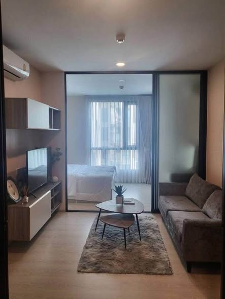 living room and bedroom of KnightsBridge Phaholyothin Interchange