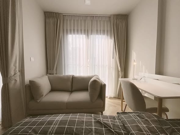 bedroom and living room of KnightsBridge Prime Onnut