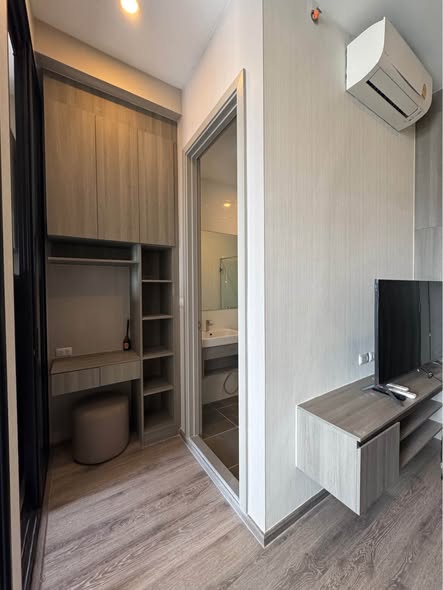 bedroom and room interior of KnightsBridge Prime Onnut