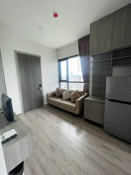living room and bedroom and room interior of KnightsBridge Prime Onnut