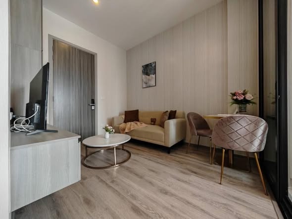 living room and room interior of KnightsBridge Prime Onnut