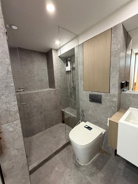 bathroom of KnightsBridge Prime Sathon