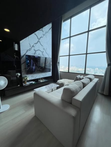 living room of KnightsBridge Prime Sathon