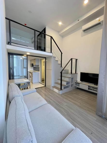living room of KnightsBridge Space Ratchayothin