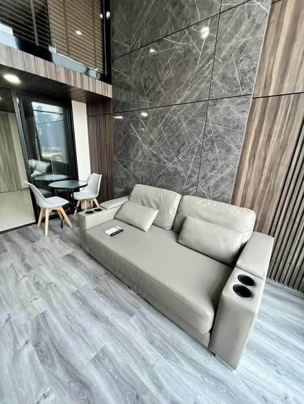 living room of KnightsBridge Space Ratchayothin