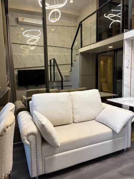 living room of KnightsBridge Space Ratchayothin