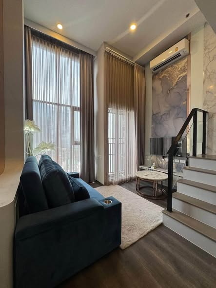 living room of KnightsBridge Space Ratchayothin