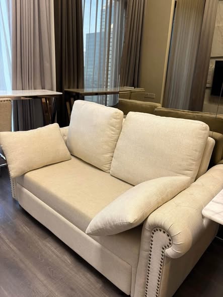 living room of KnightsBridge Space Ratchayothin