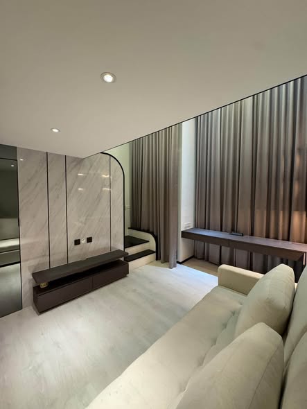 living room of KnightsBridge Space Ratchayothin