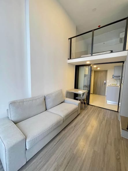 living room of KnightsBridge Space Ratchayothin