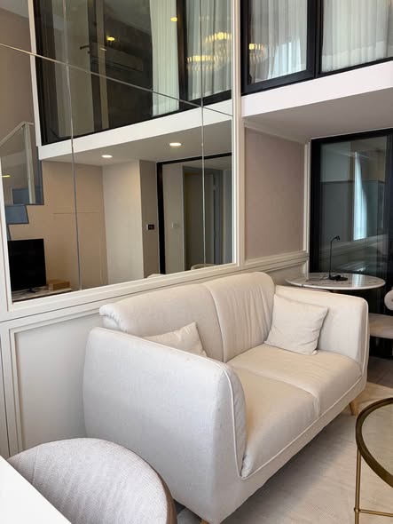 living room and room interior of KnightsBridge Space Ratchayothin