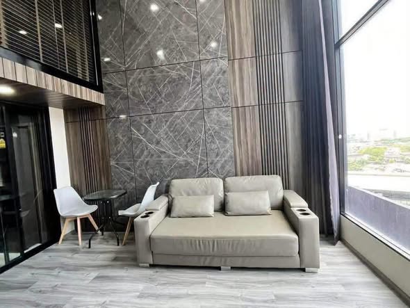 living room and room interior of KnightsBridge Space Ratchayothin