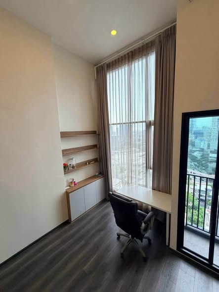 room interior of KnightsBridge Space Ratchayothin