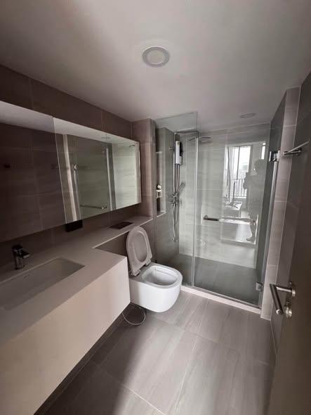 bathroom of KnightsBridge Space Sukhumvit-Rama 4