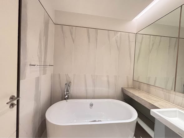 bathroom of KRAAM Sukhumvit 26 (คราม สุขุมวิท 26)