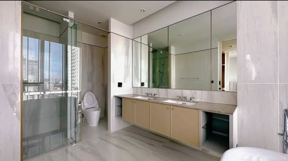 bathroom of KRAAM Sukhumvit 26 (คราม สุขุมวิท 26)