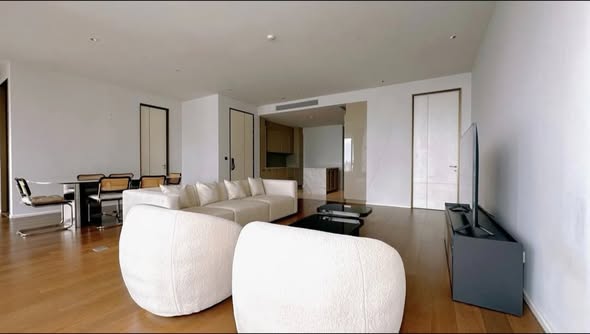 living room of KRAAM Sukhumvit 26 (คราม สุขุมวิท 26)