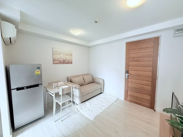 bedroom of L Style Condo