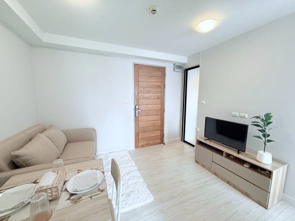 living room of L Style Condo