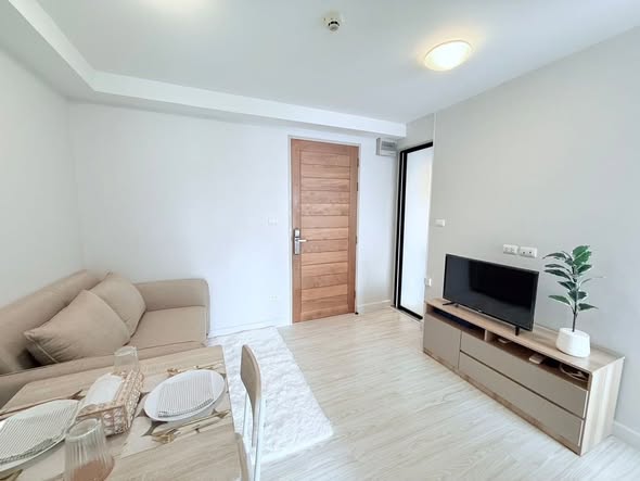 living room of L Style Condo