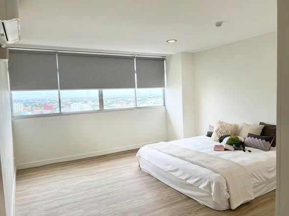 bedroom and room interior of La Cascade