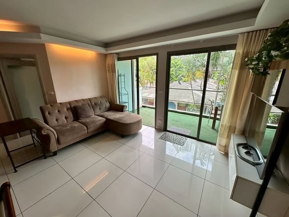 room interior of Laguna Beach Resort 1