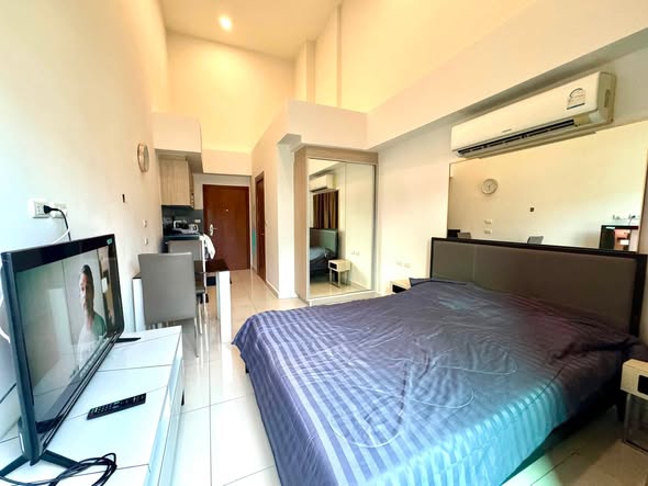 bedroom of Laguna Beach Resort 2