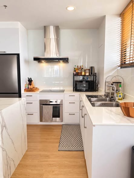 kitchen of Lake Green