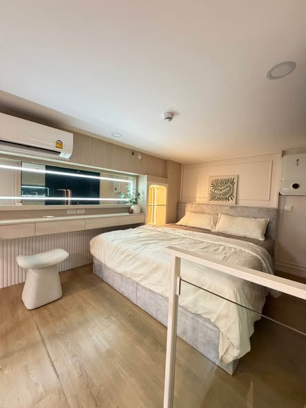 bedroom of Landmark @MRTA Station